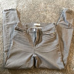 EUC Madewell distressed denim sz 28 grey